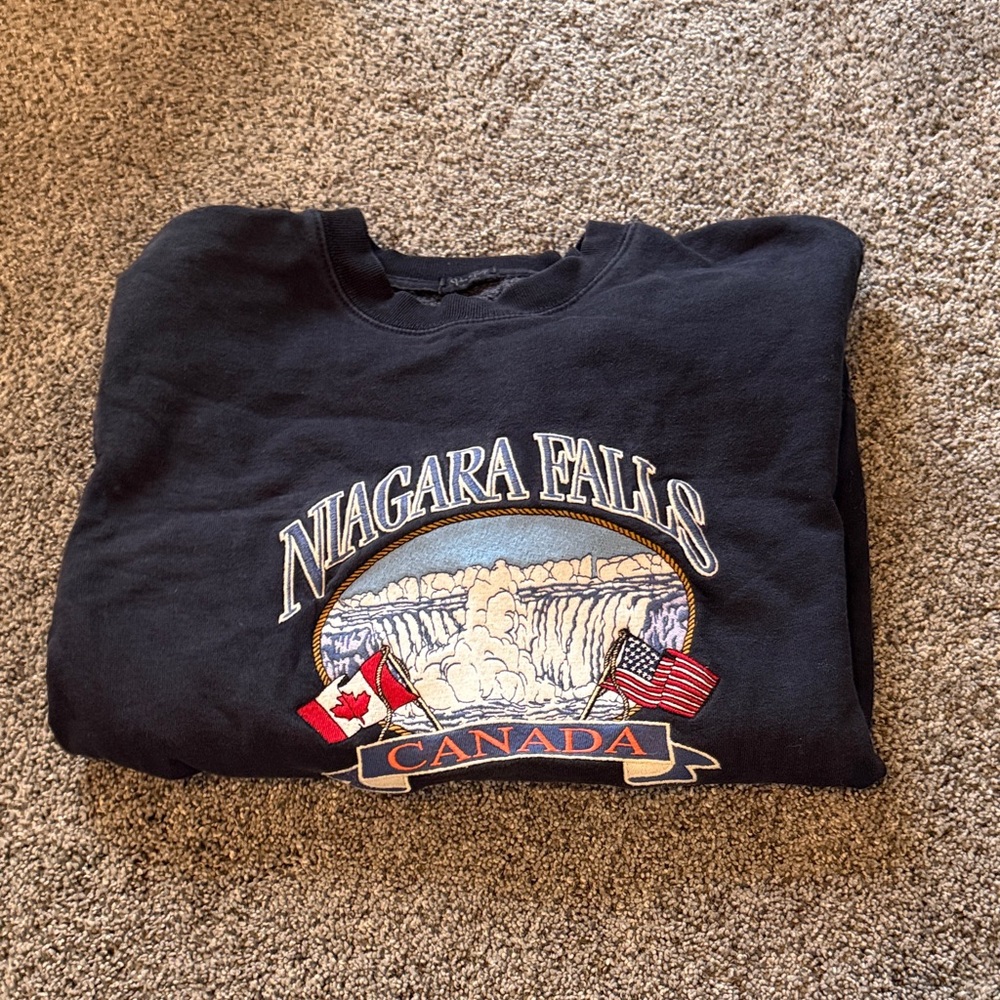 Brandy Melville Black Niagara Falls Crewneck Sweater - Picture 5 of 5
